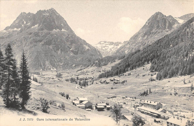Carte postale ancienne Gare Internationale De Valorcine