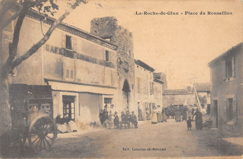 Carte postale ancienne La Roche De Glun Place Du Roussillon à La Roche-de-Glun