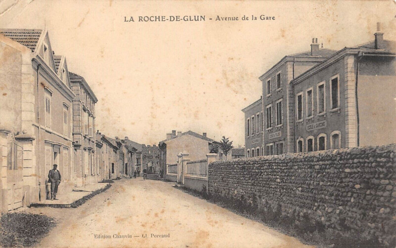 Carte postale ancienne La Roche De Glun Avenue De La Gare à La Roche-de-Glun