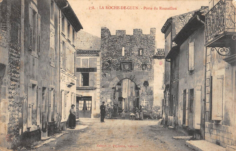 Carte postale ancienne La Roche De Glun Porte Du Roussillon à La Roche-de-Glun