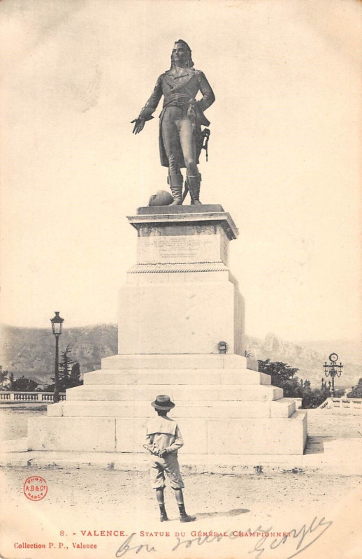 Carte postale ancienne Valence Statue General Championnet à Valence
