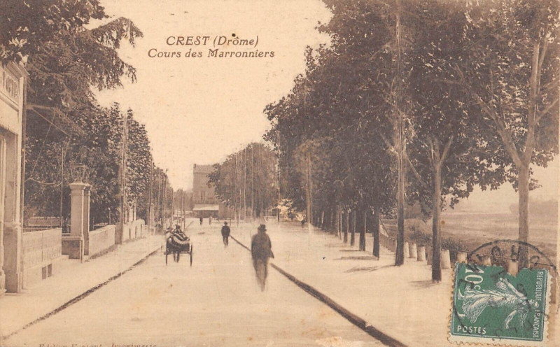 Carte postale ancienne Crest Cours Des Marronniers à Crest