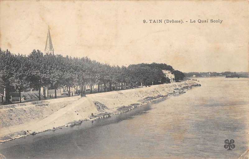 Carte postale ancienne Tain Le Quai Scoly