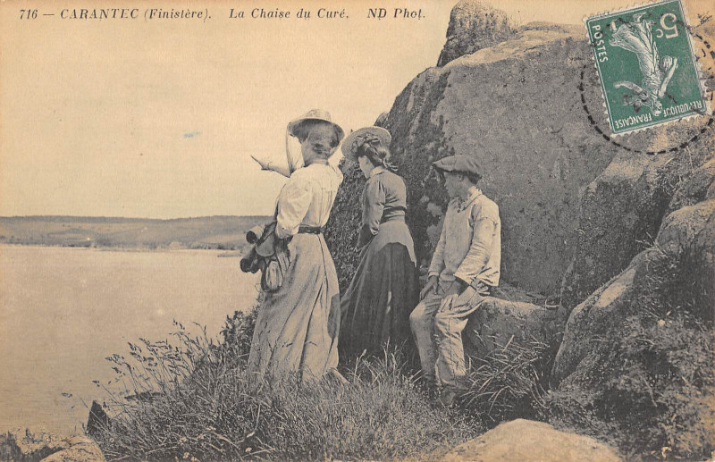 Carte postale ancienne Carantec La Chaise Du Cure à Carantec