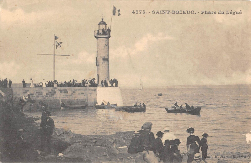 Carte postale ancienne Saint Brieuc Phare Du Legue à Plérin