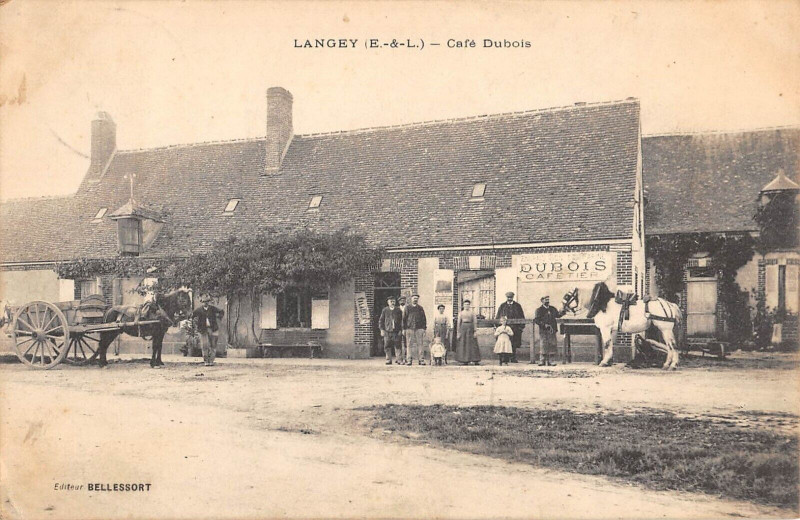 Carte postale ancienne Langey Cafe Dubois