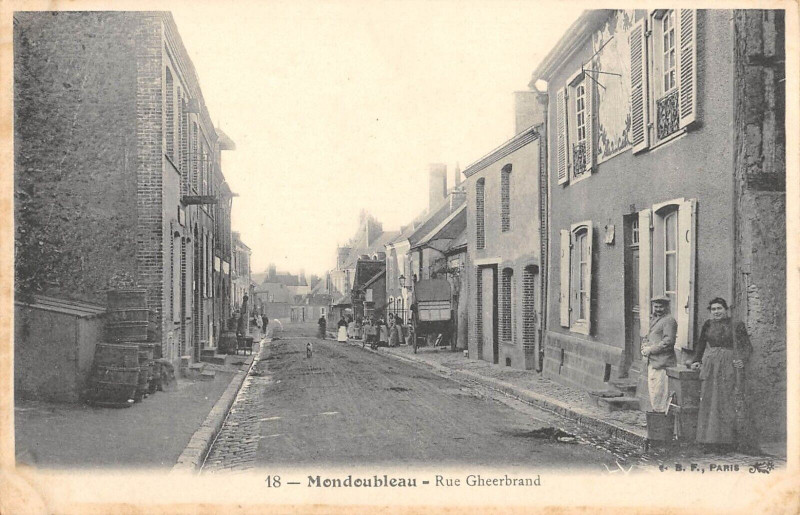 Carte postale ancienne Mondoubleau Rue Gheerbrand à Mondoubleau