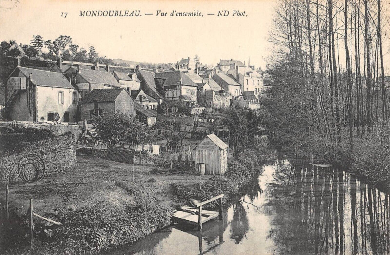 Carte postale ancienne Mondoubleau Vue D'Ensemble à Mondoubleau