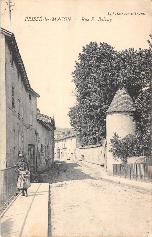 Carte postale ancienne Prisse Les Macon Rue P.balvay