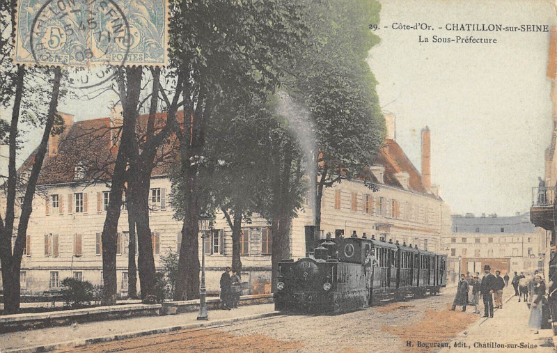 Carte postale ancienne Chatillon Sur Seine La Sous Prefecture (Train