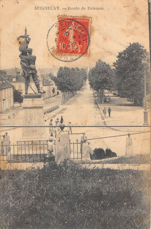 Carte postale ancienne Seignelay Route De Brienon à Seignelay