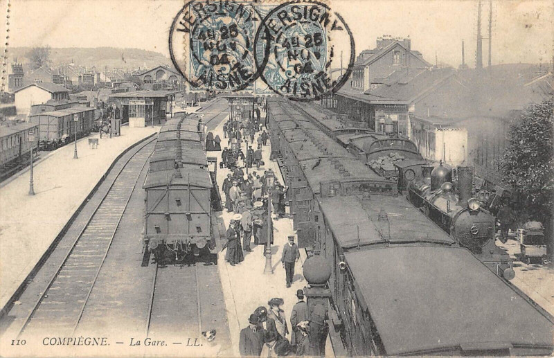 Carte postale ancienne Compiegne La Gare (Train