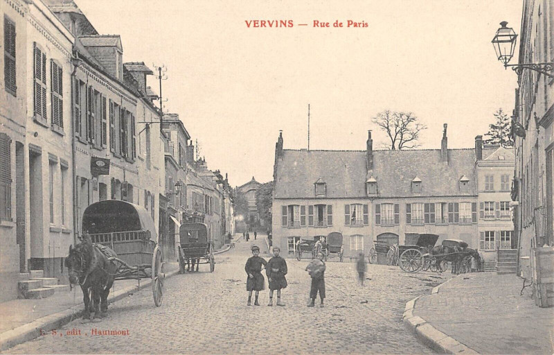 Carte postale ancienne Vervins Rue De Paris à Vervins
