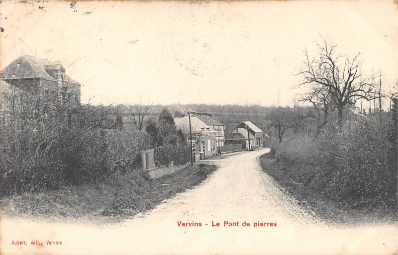 Carte postale ancienne Vervins Le Pont De Pierre à Vervins