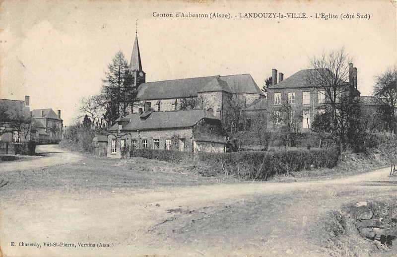 Carte postale ancienne Canton D'Aubenton Landouzy La Ville L'Eglise Cote Sud à Aubenton
