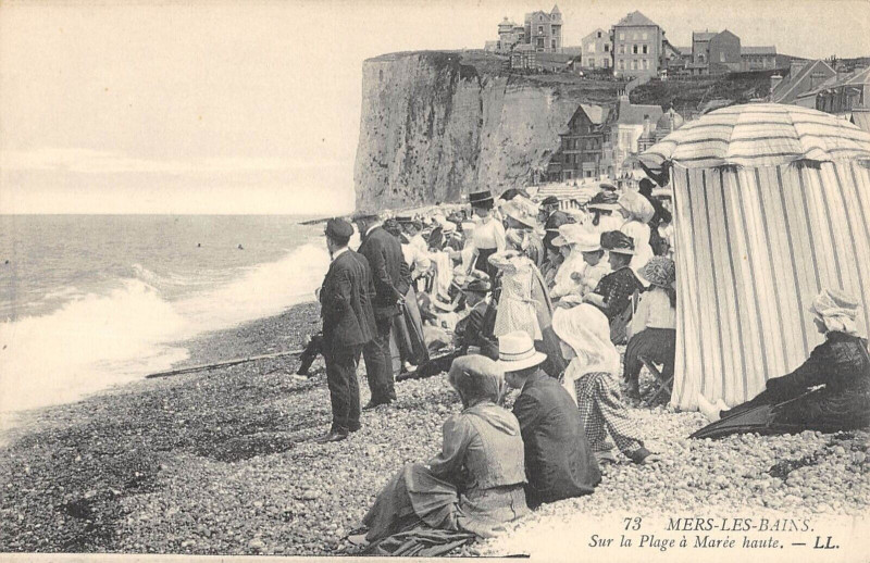 Carte postale ancienne Mers Les Bains Sur La Plage A Maree Haute à Mers-les-Bains