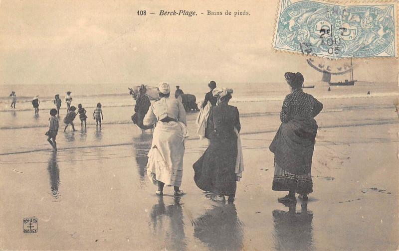 Carte postale ancienne Berck Plage Bains De Pieds à Berck