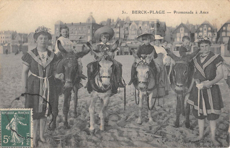 Carte postale ancienne Berck Plage Promenade A Anes à Berck