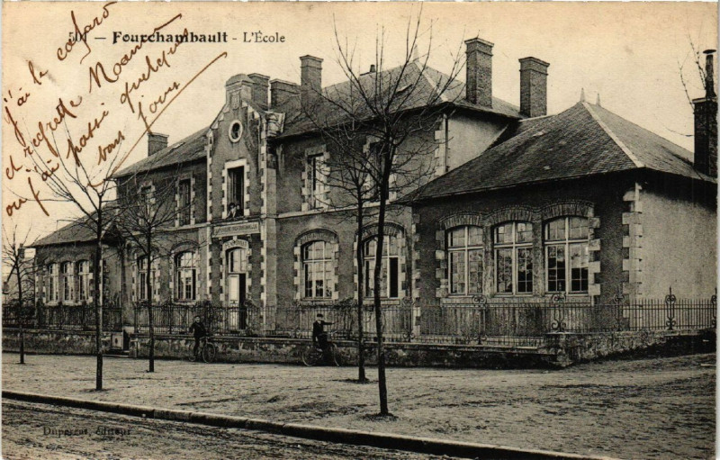 Carte postale ancienne Fourchambault - L'Ecole à Fourchambault