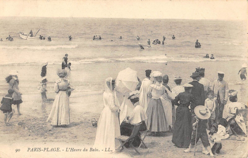 Carte postale ancienne Paris Plage L'Heure Du Bain