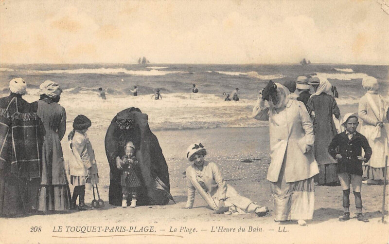 Carte postale ancienne Le Touquet Paris Plage L'Heure Du Bain au Touquet-Paris-Plage