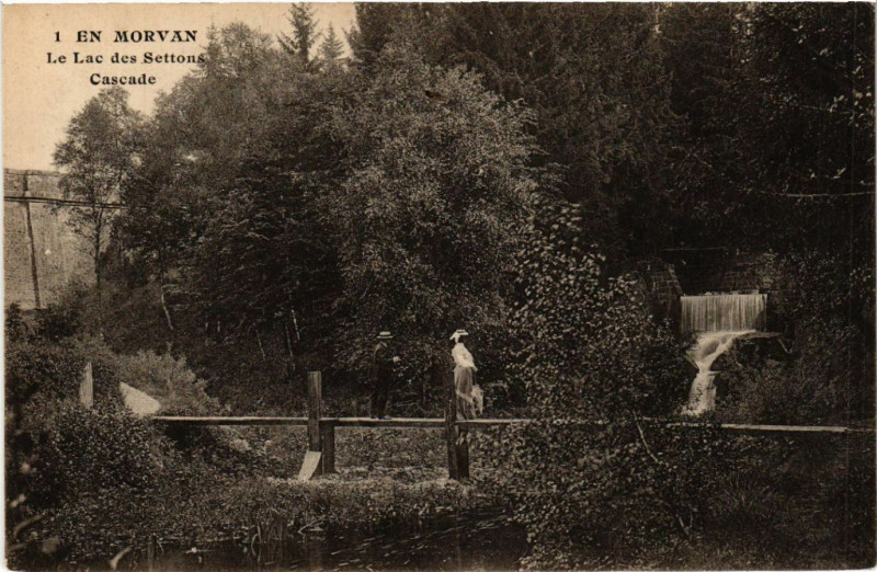 Carte postale ancienne En Morvan - Lac des Settons - Cascade