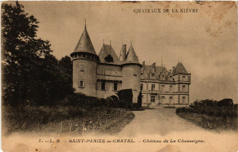 Carte postale ancienne Chateaux de la Nievre - Snt-Parize-le-Chatel - Chateau de la