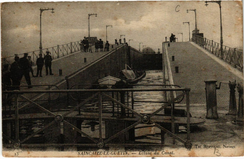 Carte postale ancienne Saincaize-le-Guetin - Ecluse du Canal