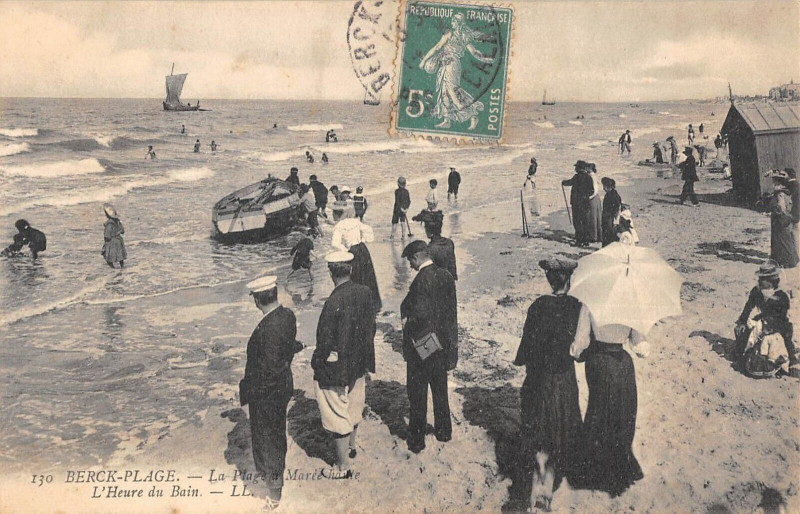 Carte postale ancienne Berck Plage La Plage A Maree Montante Heure Du Bain à Berck