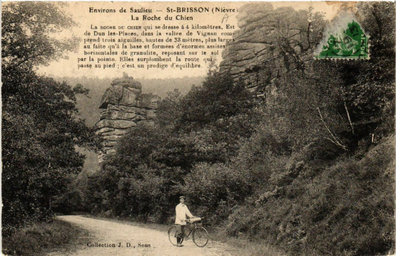 Carte postale ancienne Env. de Saulieu - Saint-Brisson - La Roche du Chien