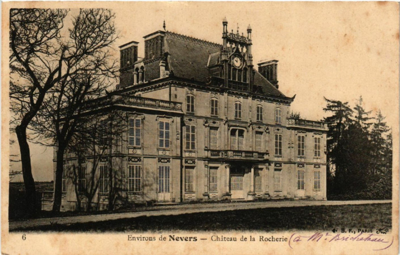 Carte postale ancienne Env. de Nevers - Chateau de la Rocherie à Nevers