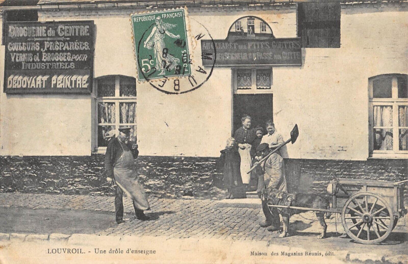 Carte postale ancienne Louvroil Une Drole D'Enseigne (attelage chien à Louvroil