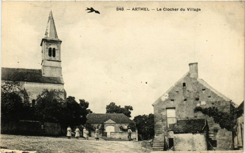 Carte postale ancienne Arthel - Le Clocher du Village à Arthel