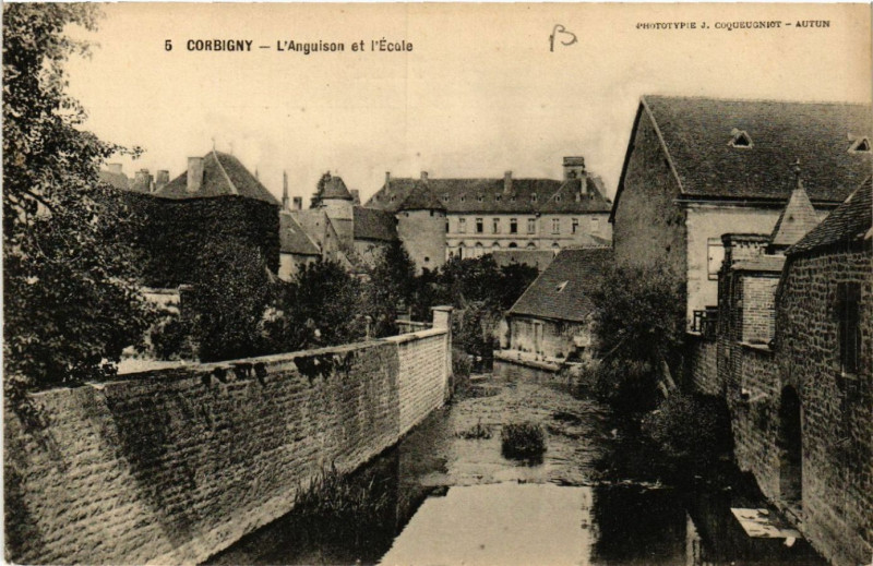 Carte postale ancienne Corbigny - L'Anguison et l'Ecole à Corbigny