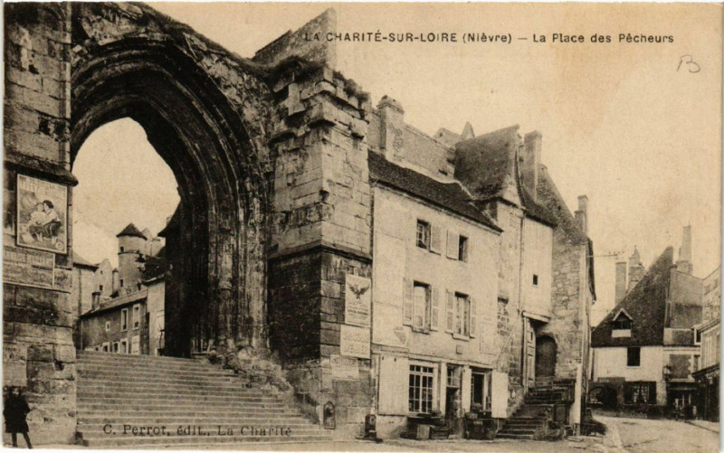 Carte postale ancienne La Charite-sur-Loire - La Place des Pecheurs à La Charité-sur-Loire