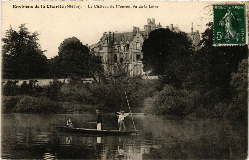 Carte postale ancienne Env. de la Charite - Le Chateau de Mouron vu de la.