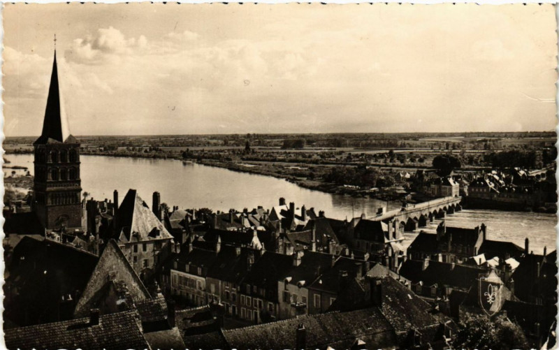 Carte postale ancienne La Ville Basse à La Charité-sur-Loire