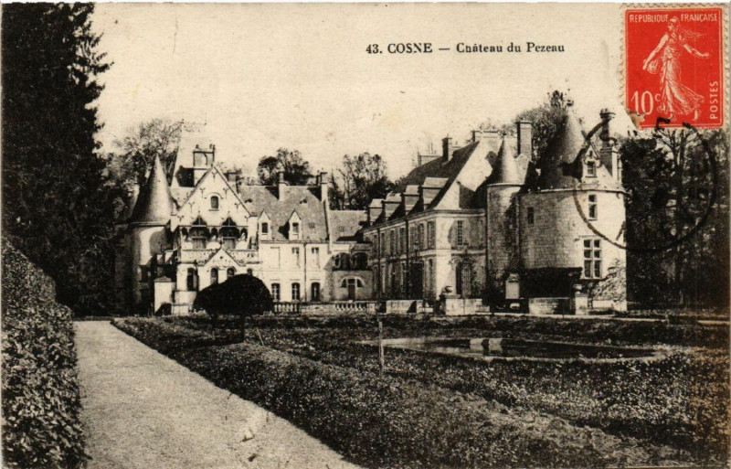 Carte postale ancienne Cosne - Chateau du Pezeau