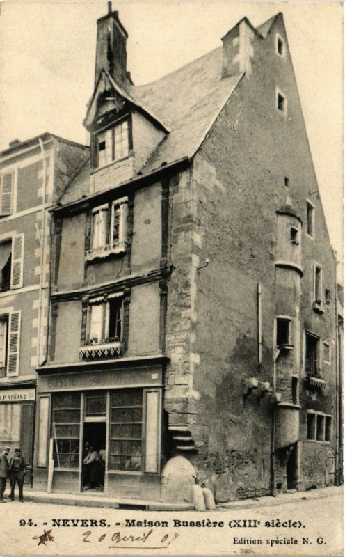 Carte postale ancienne Nevers - Maison Bussiere à Nevers