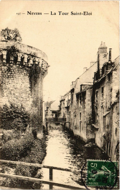 Carte postale ancienne Nevers - La Tour Saint-Eloi à Nevers