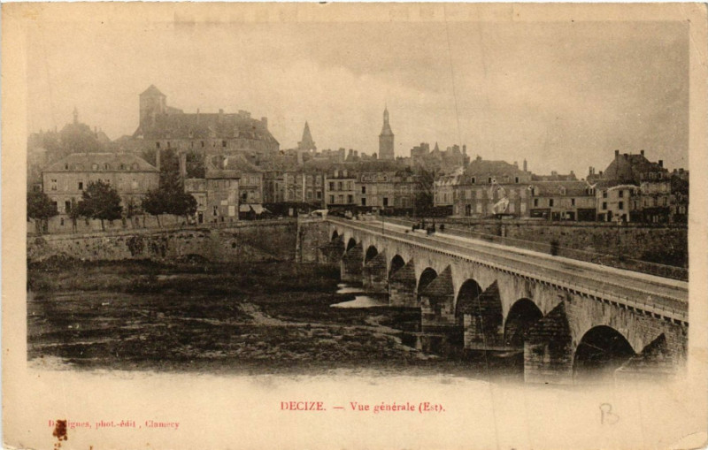 Carte postale ancienne Decize - Vue générale à Decize