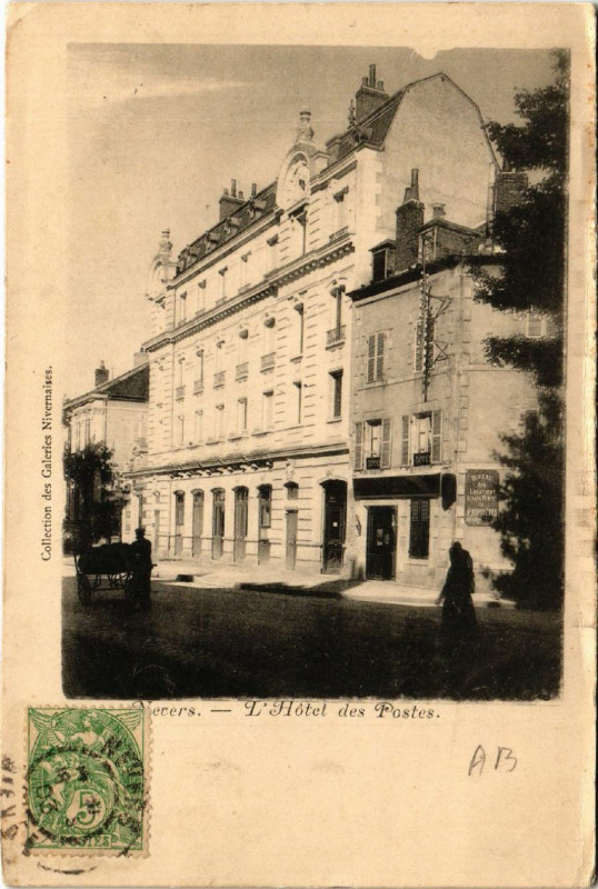 Carte postale ancienne Nevers - L'Hotel des Postes à Nevers