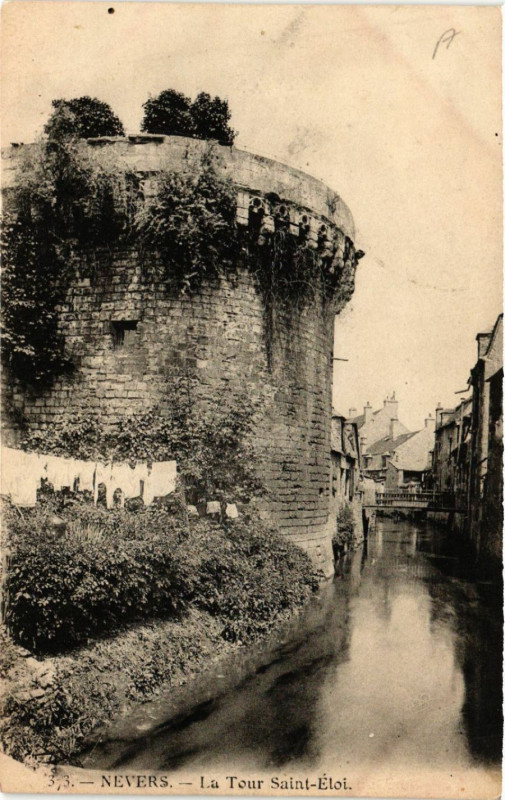 Carte postale ancienne Nevers - La Tour Saint-Eloi à Nevers