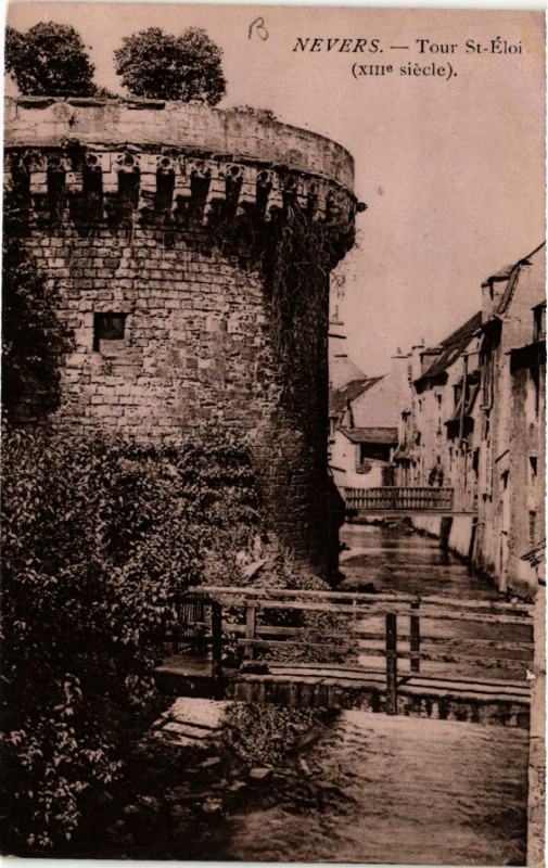 Carte postale ancienne Nevers - Tour Saint-Eloi à Nevers