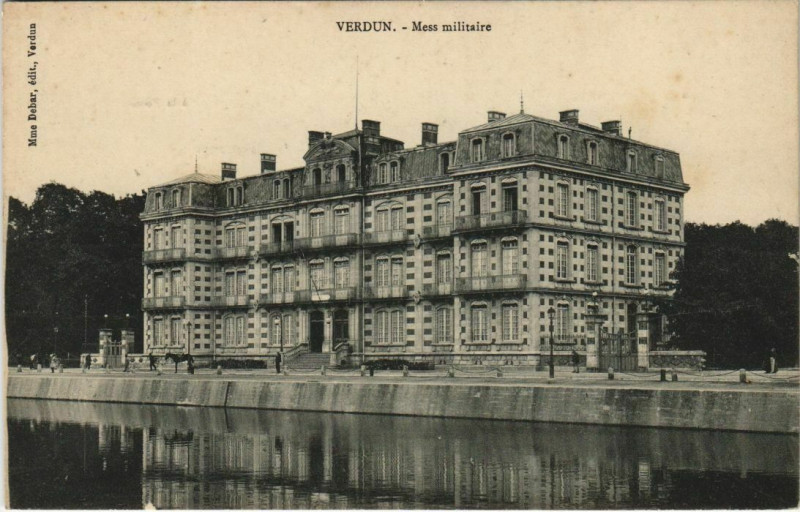 Carte postale ancienne Verdun Mess militaire à Verdun