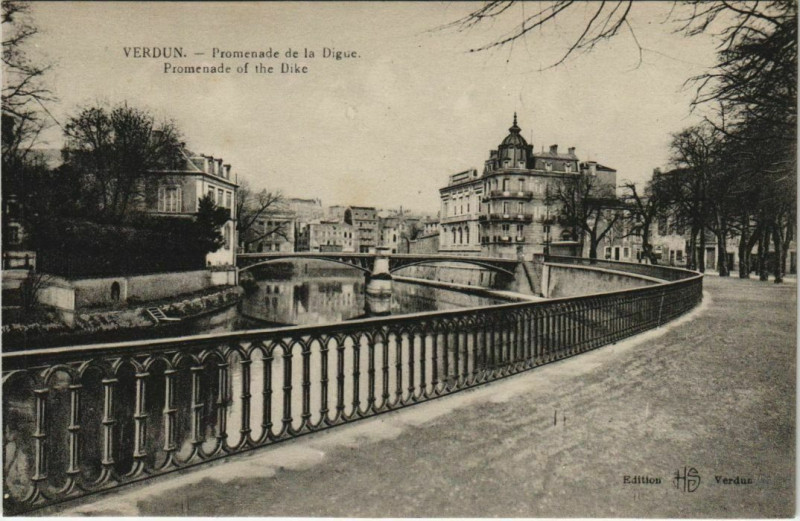 Carte postale ancienne Verdun Promenade de la Digoe à Verdun