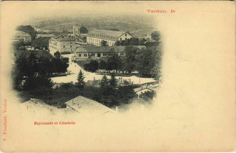 Carte postale ancienne Verdun Esplanade et Citadelle à Verdun