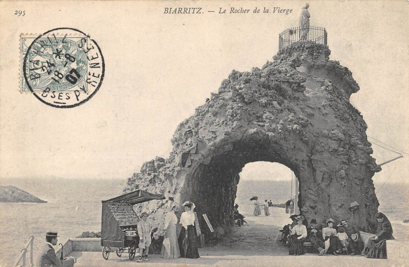 Carte postale ancienne Biarritz Le Rocher De La Vierge à Biarritz