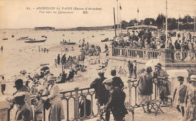 Carte postale ancienne Andernos Les Bains Vue Vers Le Quinconces à Andernos-les-Bains