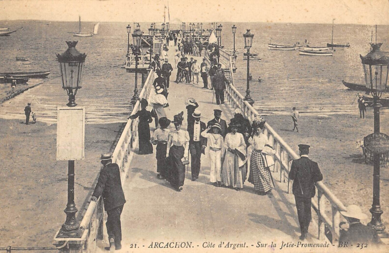 Carte postale ancienne Arcachon Sur La Jetee Promenade à Arcachon